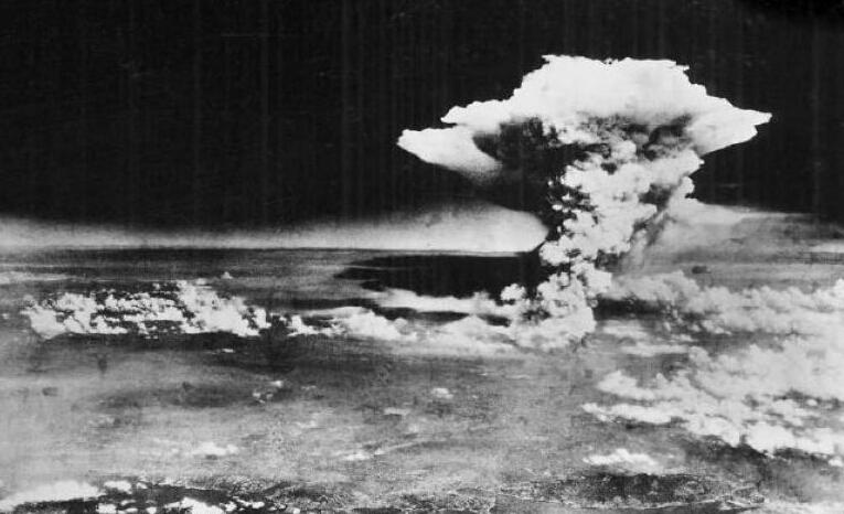 惨不忍睹！7张图还原1945年美军轰炸日本现场