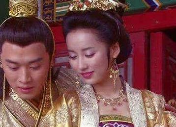 郑阿春是如何从寡妇逆袭成皇帝夫人的？