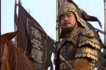 庞德本是马超麾下的武将，为何没跟马超一起投靠刘备？