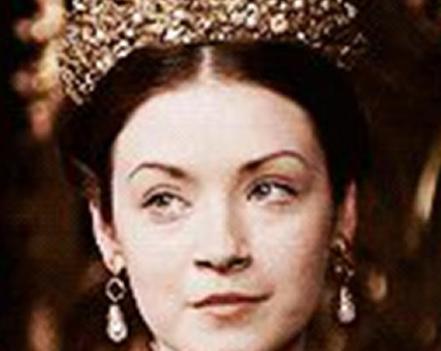 伊丽莎白二世和伊丽莎白一世的辈分是怎么排的 按照什么排起的