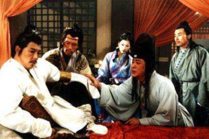 吕不韦对秦始皇随便说教，为什么他什么事都没有？