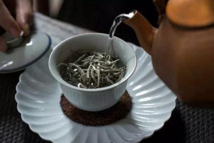 古代爱饮茶的皇帝都喜欢喝些什么茶？