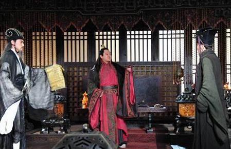 诸葛亮在朝廷经营多年 死后刘禅对其抄家，在他家中抄出多少钱？