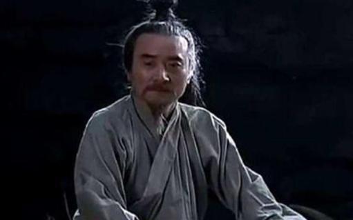 诸葛亮劝谏刘备称帝，当时反对的三个人最后结局如何？