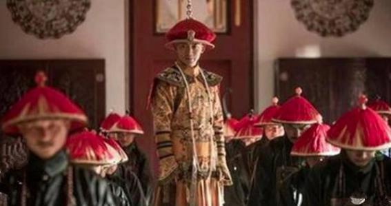 清朝时期，为什么有的年龄很小的皇子就继承皇位了？