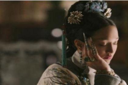 清朝嫔妃子手上戴的指甲套是干什么用的？
