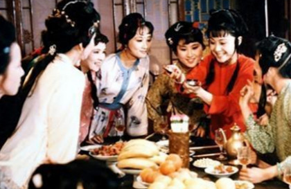 在中国的几千年文化中，酒桌文化中有哪些酒桌游戏？