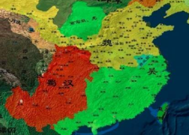 三国时期刘备巅峰时期的实力怎么样？相比曹操孙权如何？