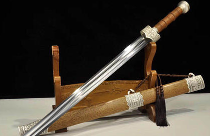 剑在古代为什么这么被重视？为何能称之为百兵之君？