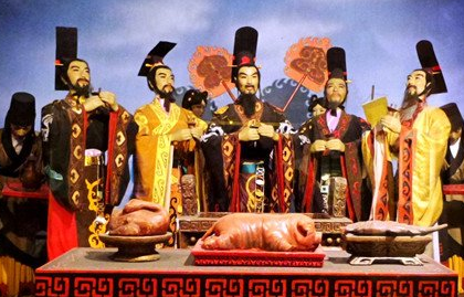 哪一场战役是齐桓公称霸之战？历史上对齐桓公的评价是什么？