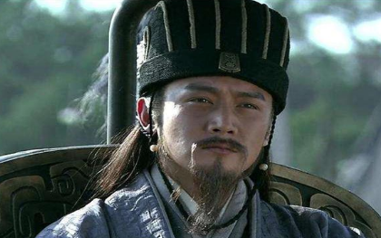魏延作为刘备手下的大将，诸葛亮为何却选择培养姜维？